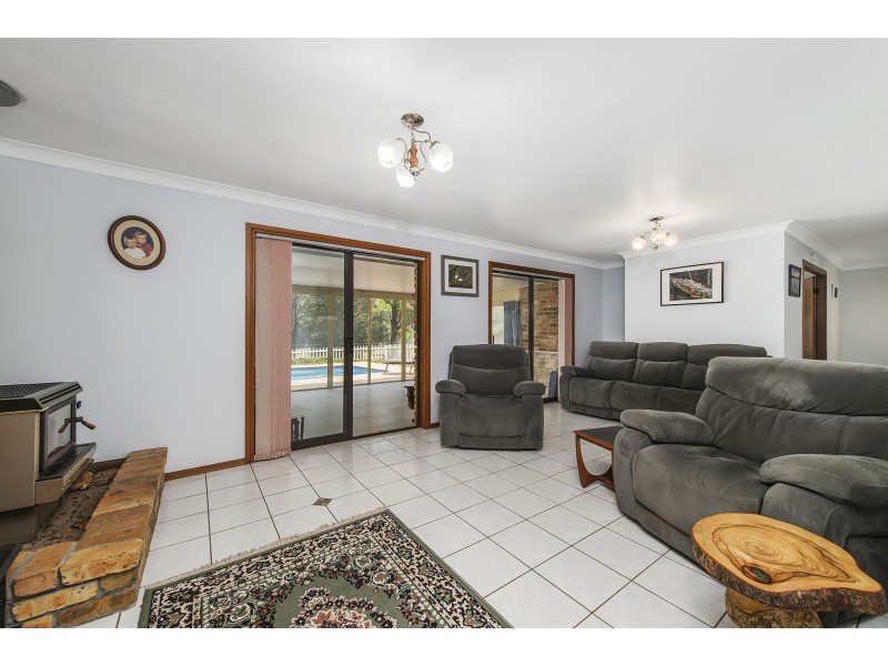 252 Long Point Drive, Lake Cathie NSW 2445