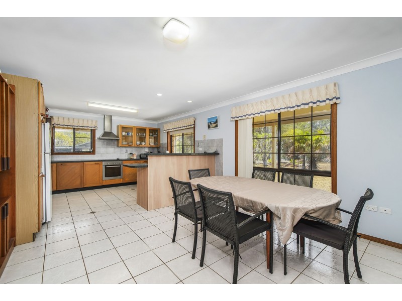 252 Long Point Drive, Lake Cathie NSW 2445