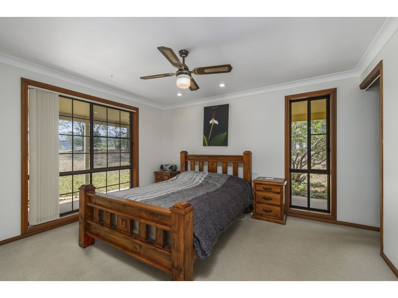 252 Long Point Drive, Lake Cathie NSW 2445