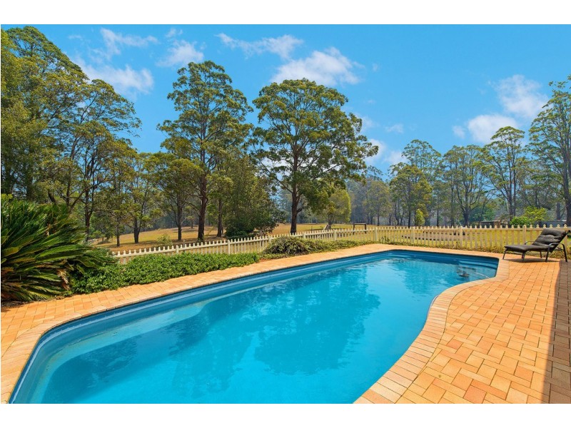 252 Long Point Drive, Lake Cathie NSW 2445