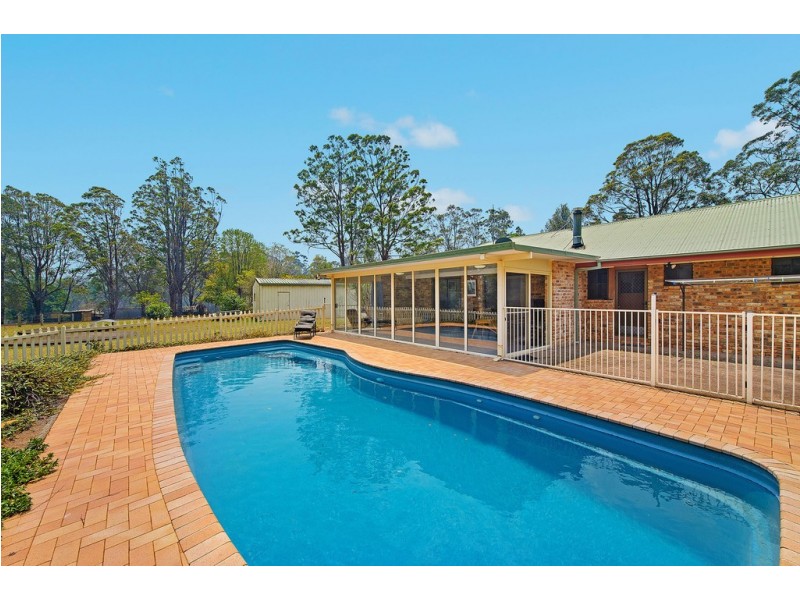 252 Long Point Drive, Lake Cathie NSW 2445