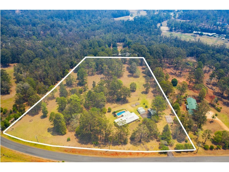 252 Long Point Drive, Lake Cathie NSW 2445