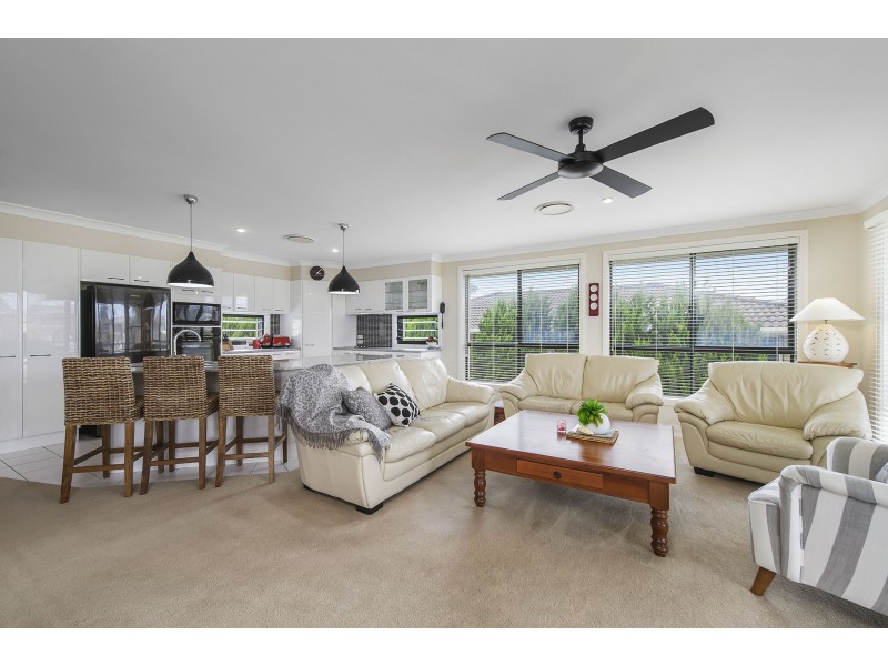 1627 Ocean Drive, Lake Cathie NSW 2445