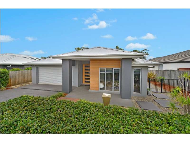 84 Capital Drive, Thrumster NSW 2444