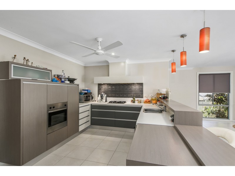 6 Lyrebird Place, Port Macquarie NSW 2444