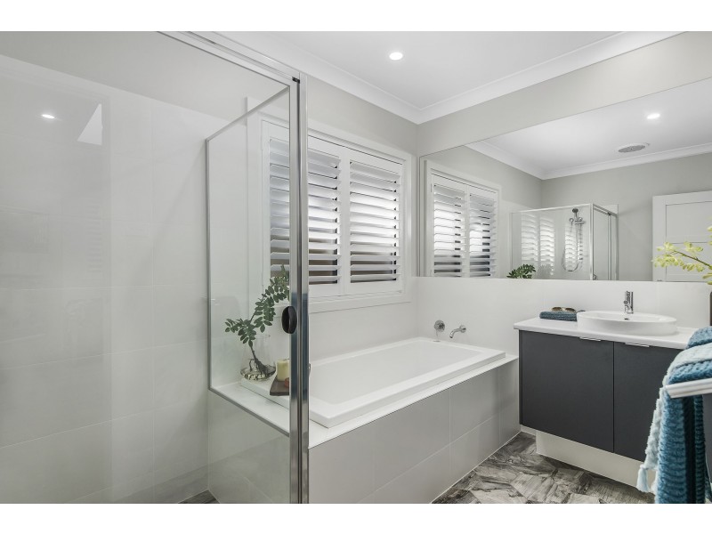 29 Sovereign Drive, Thrumster NSW 2444