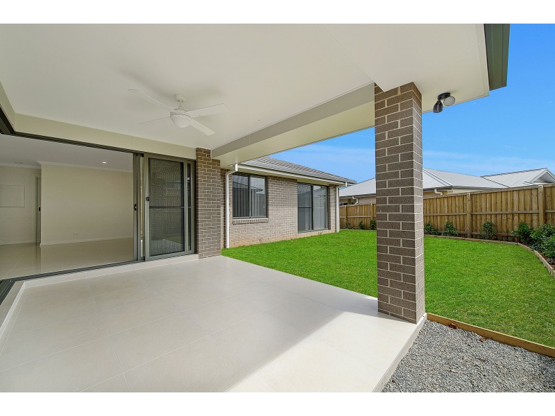 18 Pountney Avenue, Thrumster NSW 2444