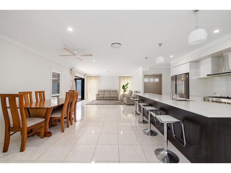 29 Diploma Drive, Thrumster NSW 2444