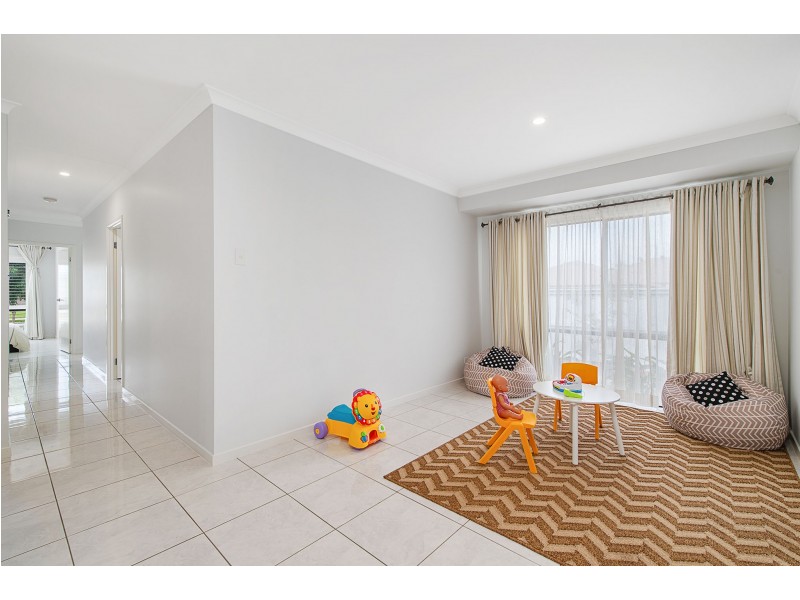 29 Diploma Drive, Thrumster NSW 2444