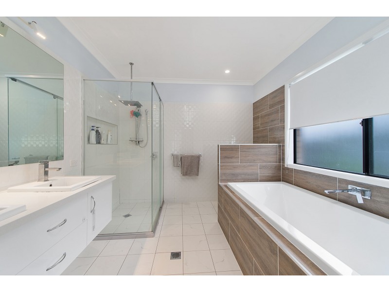 29 Diploma Drive, Thrumster NSW 2444