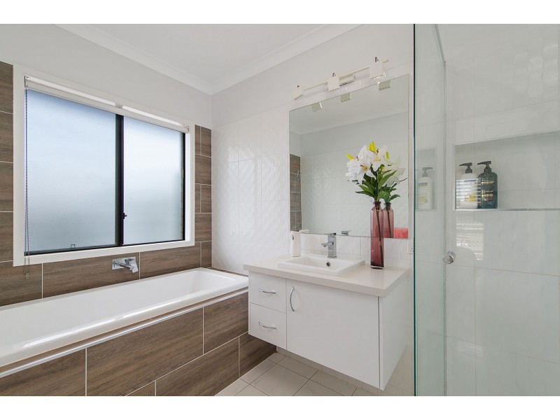 29 Diploma Drive, Thrumster NSW 2444