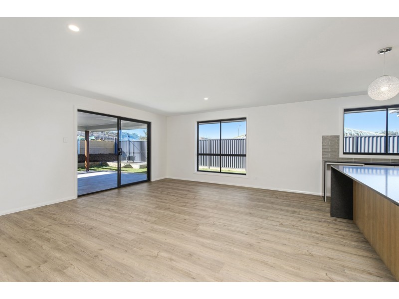 9 Scott Street, Thrumster NSW 2444