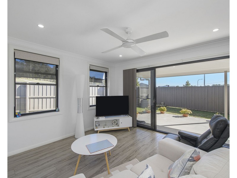 12a and 12b Meehan Street, Thrumster NSW 2444