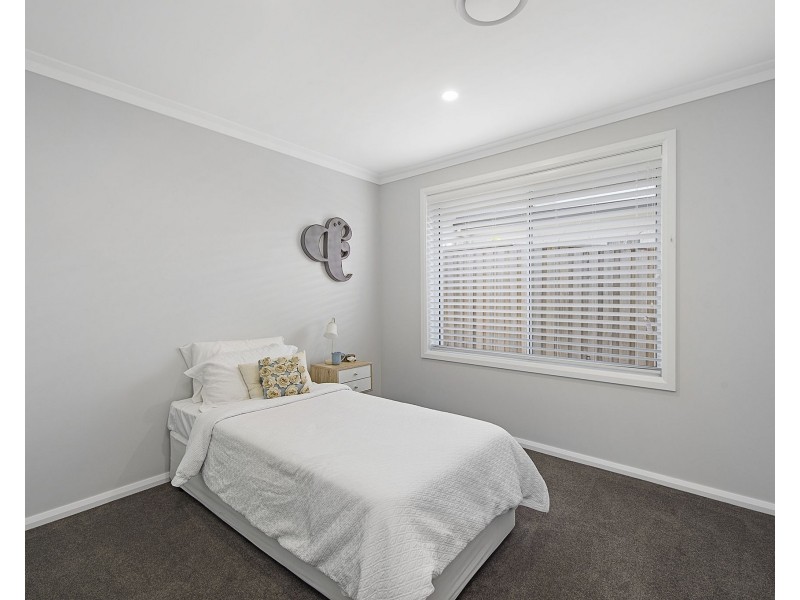 33 Sovereign Drive, Thrumster NSW 2444
