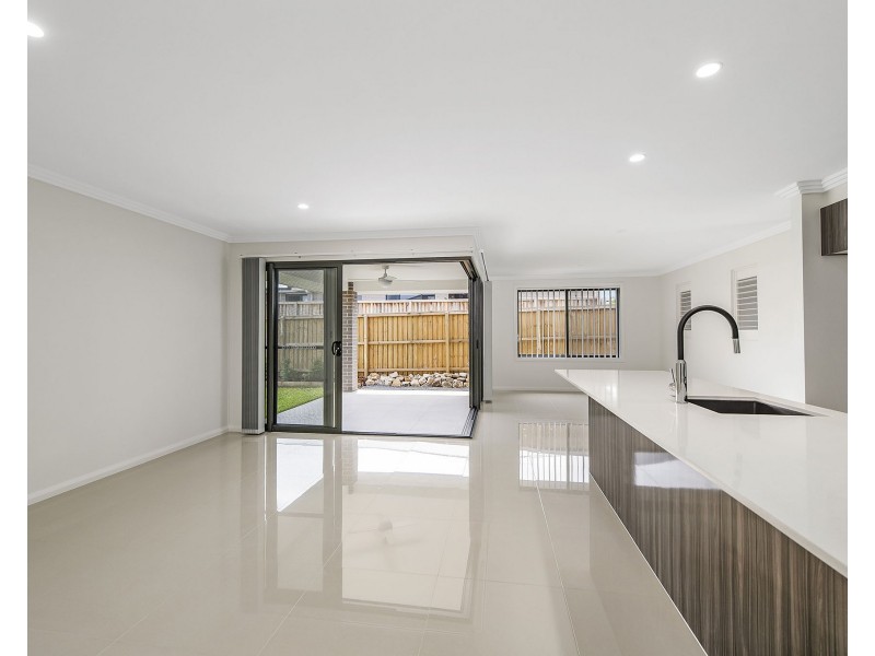 18 Pountney Avenue, Thrumster NSW 2444