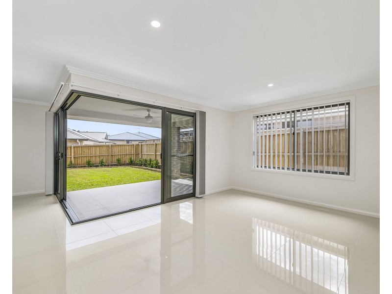 18 Pountney Avenue, Thrumster NSW 2444