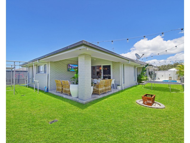 17 Pountney Avenue, Thrumster NSW 2444