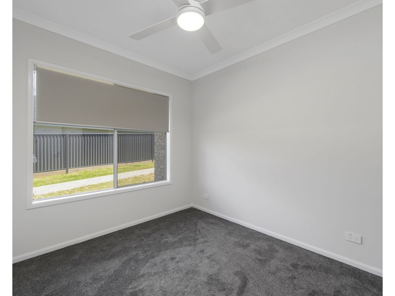 16 Scott Street, Thrumster NSW 2444