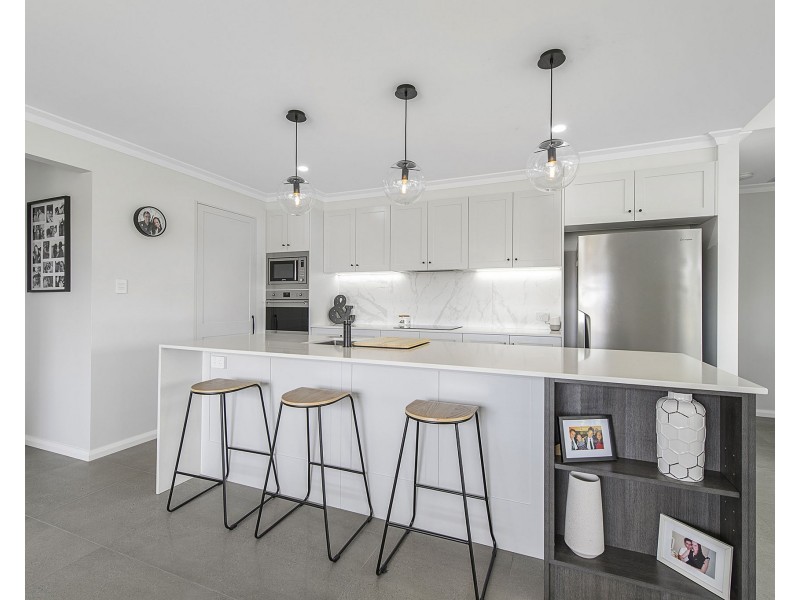 33 Sovereign Drive, Thrumster NSW 2444