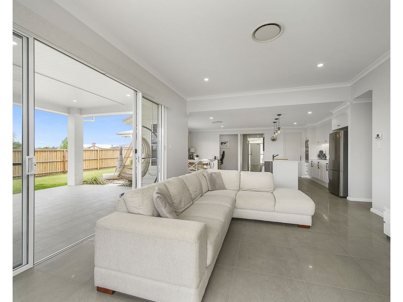 33 Sovereign Drive, Thrumster NSW 2444