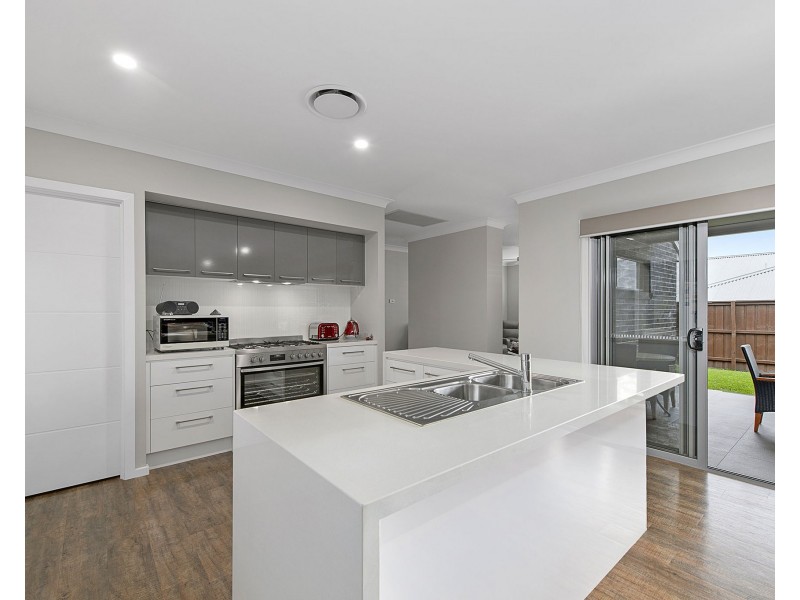 7 Meehan Street, Thrumster NSW 2444