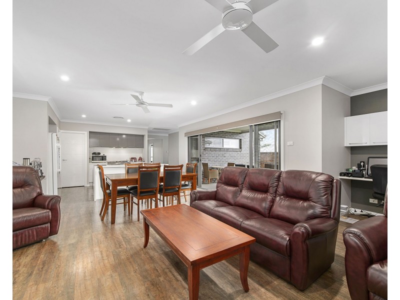 7 Meehan Street, Thrumster NSW 2444