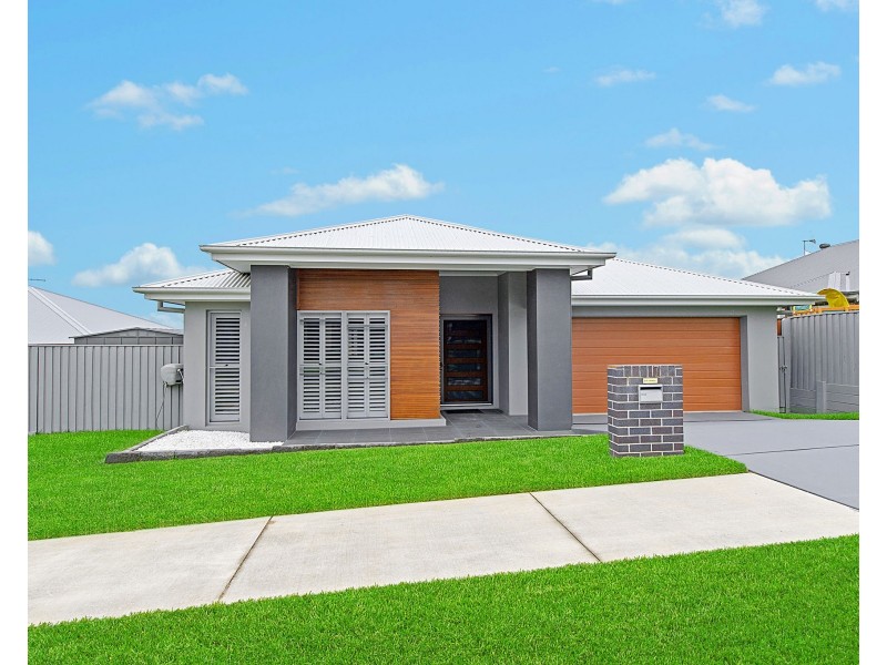 7 Meehan Street, Thrumster NSW 2444