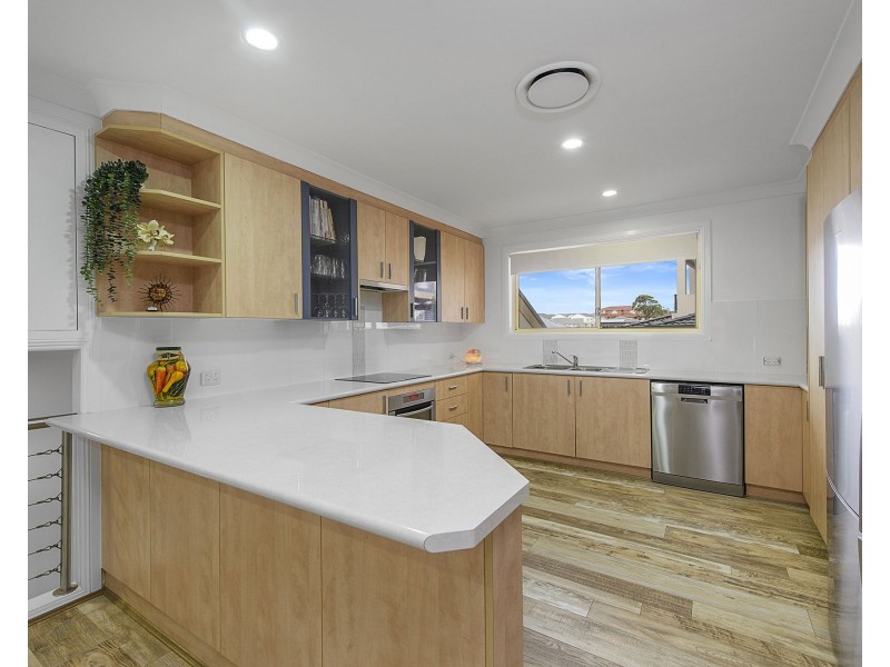 8 Hampton Court, Port Macquarie NSW 2444