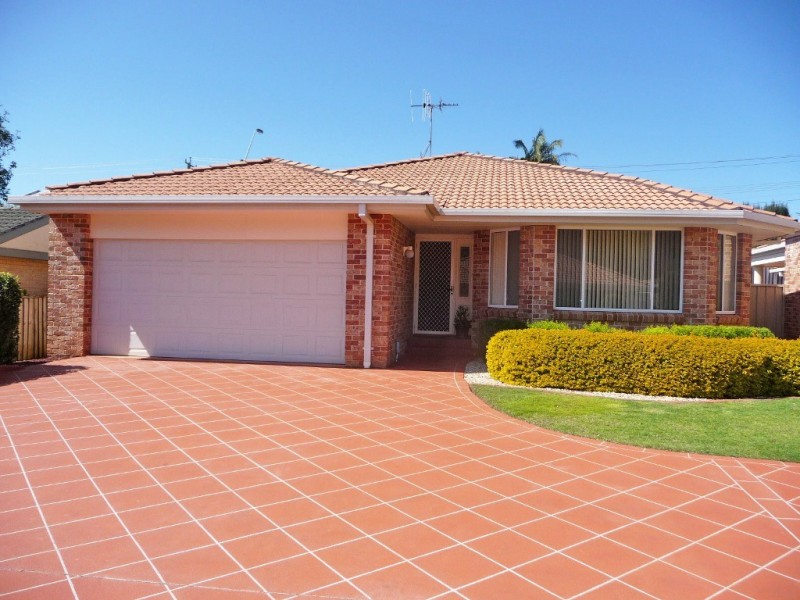 2/21-23 Lake Road, Port Macquarie NSW 2444