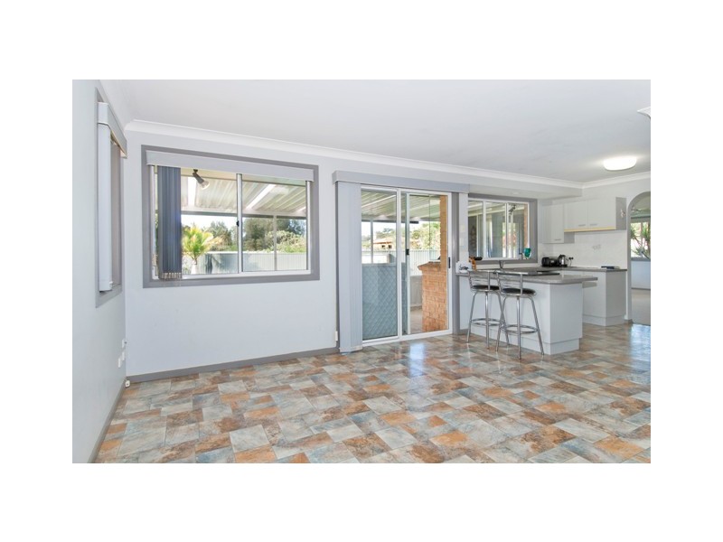 17 Racewyn Close, Port Macquarie NSW 2444