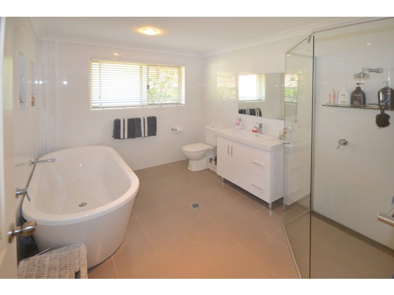 8 Hampton Court, Port Macquarie NSW 2444