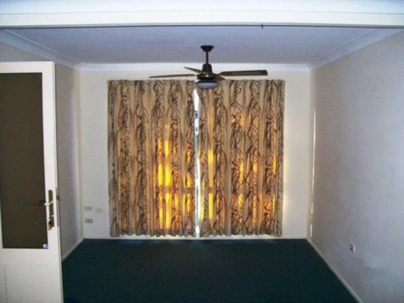 8 WILLOW PLACE, Port Macquarie NSW 2444