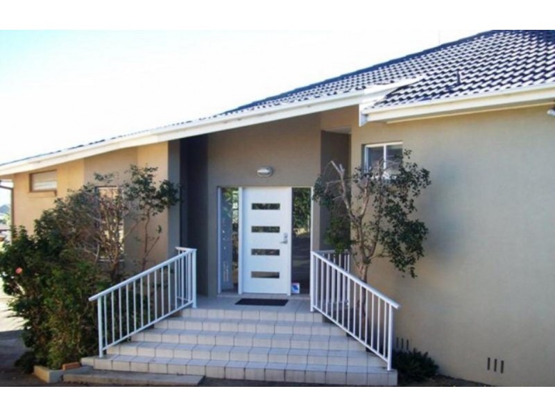 2 DAVIS CRESCENT, Port Macquarie NSW 2444