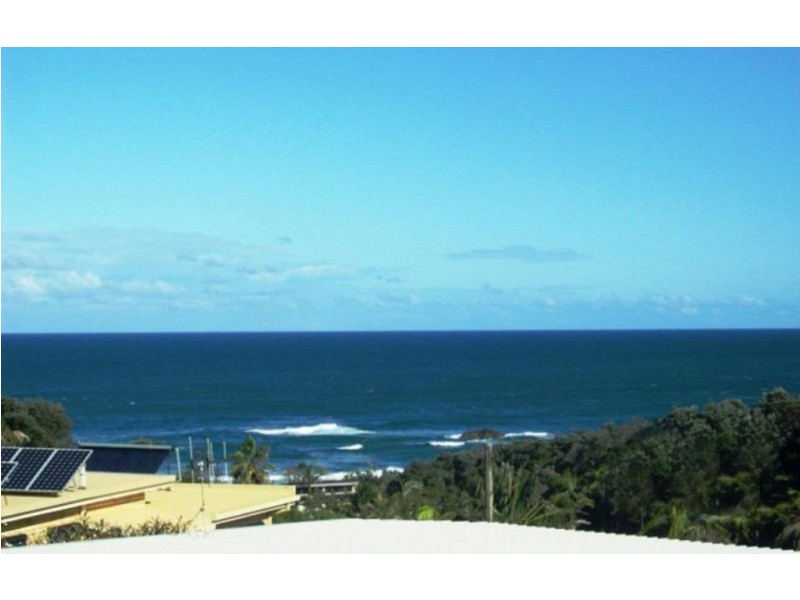 2 DAVIS CRESCENT, Port Macquarie NSW 2444