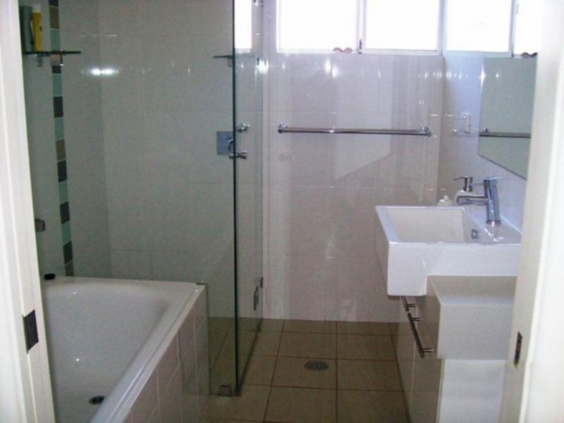 2 DAVIS CRESCENT, Port Macquarie NSW 2444