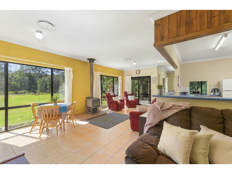 120 McMillan Drive, Blackmans Point NSW 2444