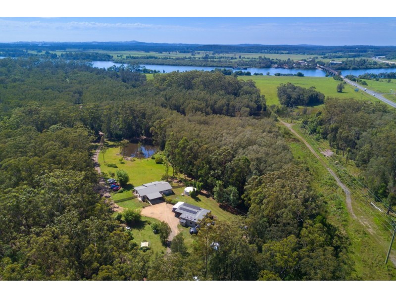 120 McMillan Drive, Blackmans Point NSW 2444