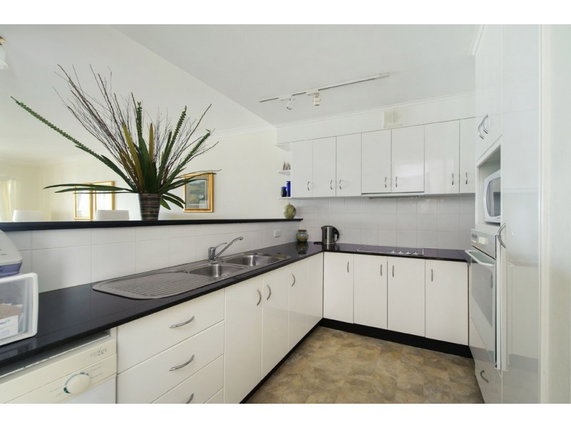 2/18 Burrawan Street, Port Macquarie NSW 2444