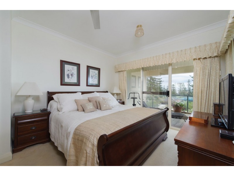 2/18 Burrawan Street, Port Macquarie NSW 2444