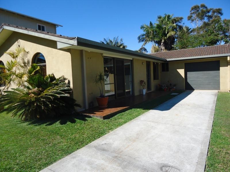 14 WESLEY AVENUE, Port Macquarie NSW 2444