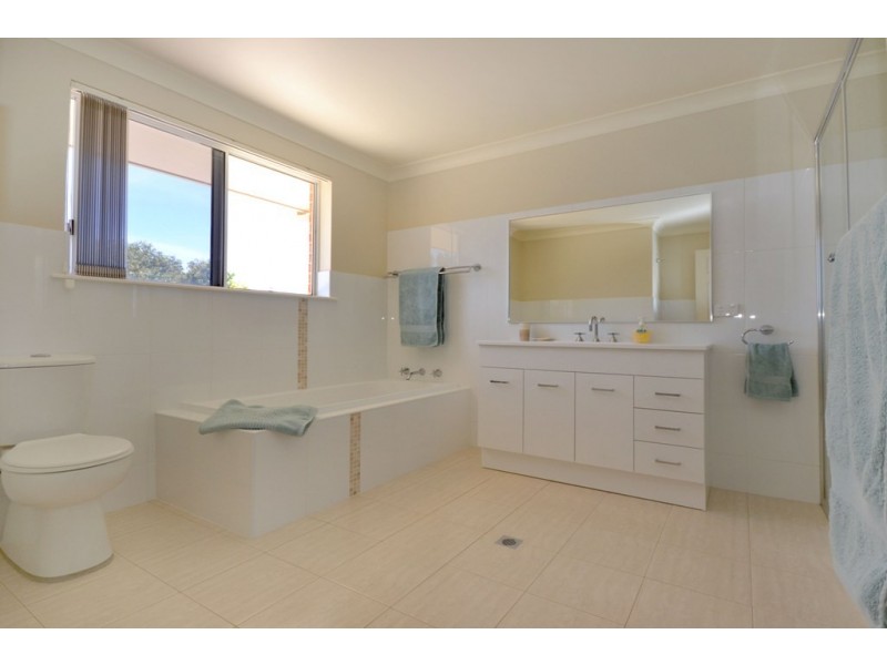 16 Kelvin Grove, Port Macquarie NSW 2444