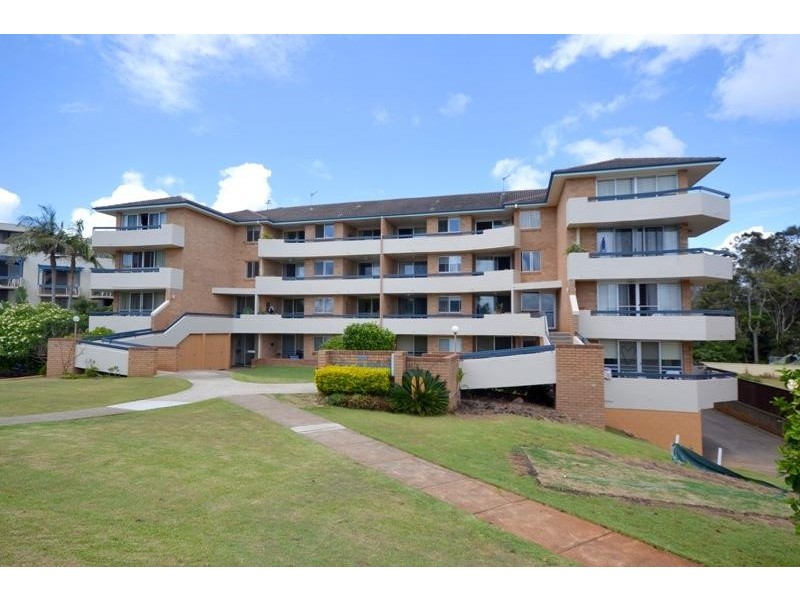 4/66 PACIFIC DRIVE, Port Macquarie NSW 2444