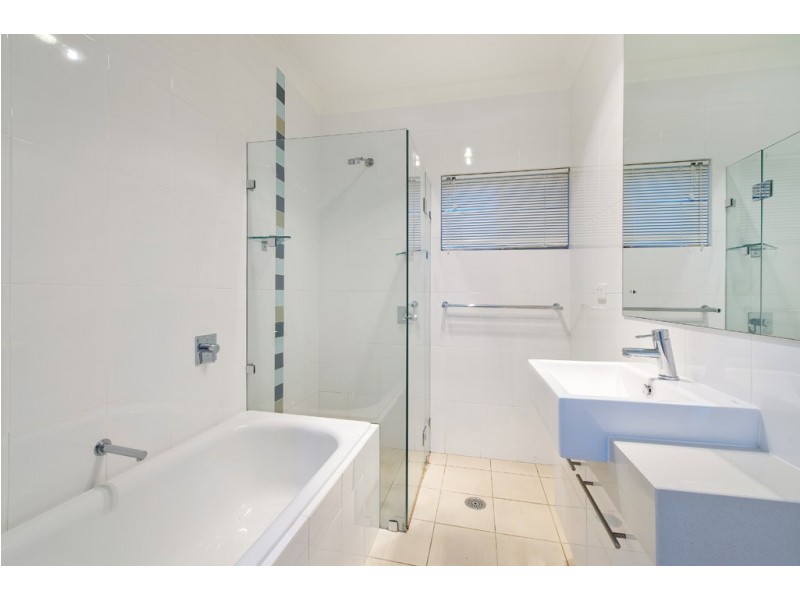 2 Davis Crescent, Port Macquarie NSW 2444