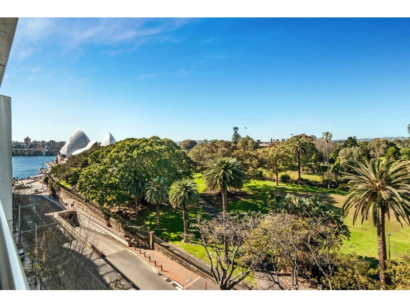 1013/61 Macquarie St, Sydney NSW 2000