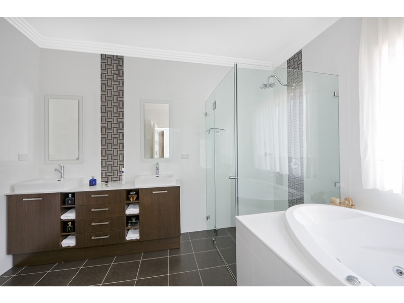 154 Barry Avenue, Catherine Field NSW 2557