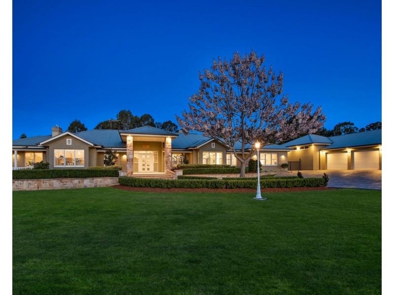 17 Twin Creeks Drive, Luddenham NSW 2745