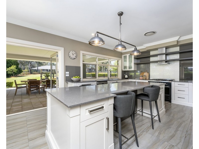 17 Twin Creeks Drive, Luddenham NSW 2745