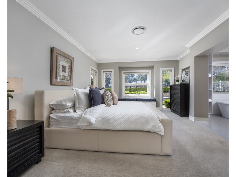 17 Twin Creeks Drive, Luddenham NSW 2745