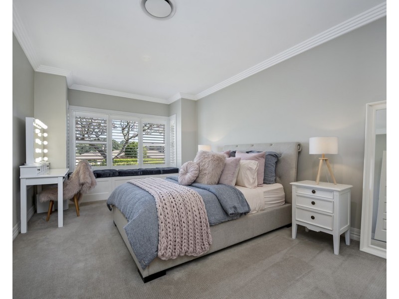 17 Twin Creeks Drive, Luddenham NSW 2745