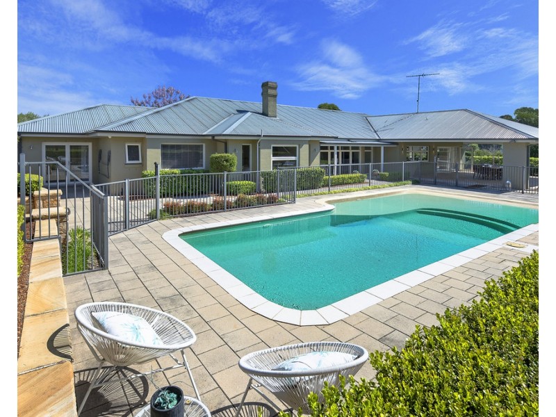 17 Twin Creeks Drive, Luddenham NSW 2745